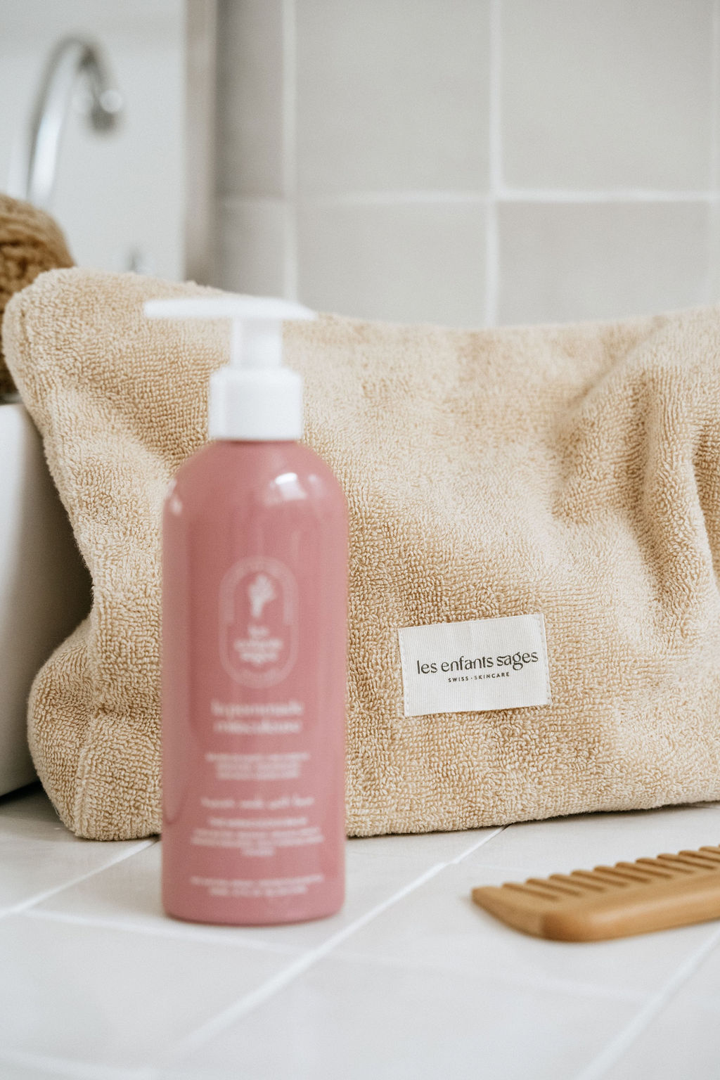 les enfants sages skincare the family pouch 5